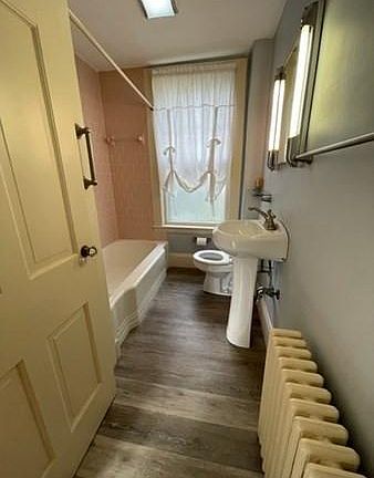 5th image of 193 Lynn Shore Dr APT 1