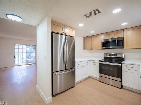 3823 S Maryland Pkwy Unit B11, Las Vegas, NV 89119