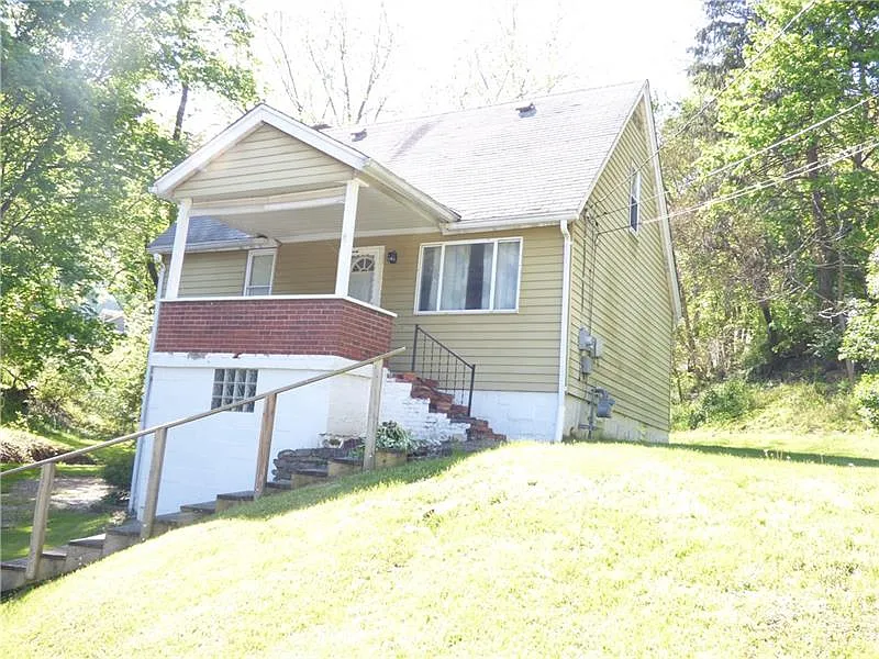 165 Hickory St photo 1