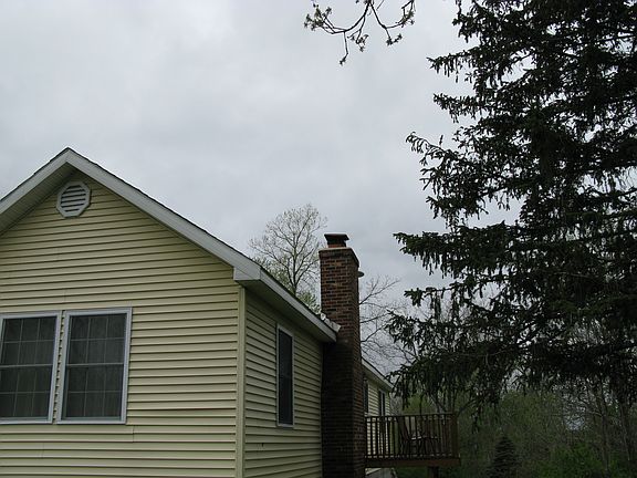 Deck on side of the house