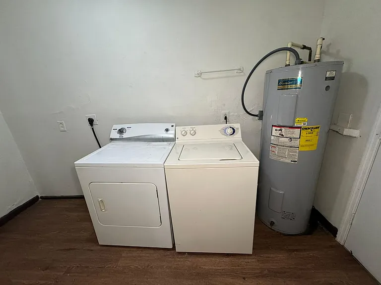 416 Sun Ct — Photo 18