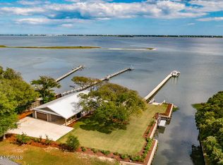 212 Upchurch Dr, Newport, NC 28570