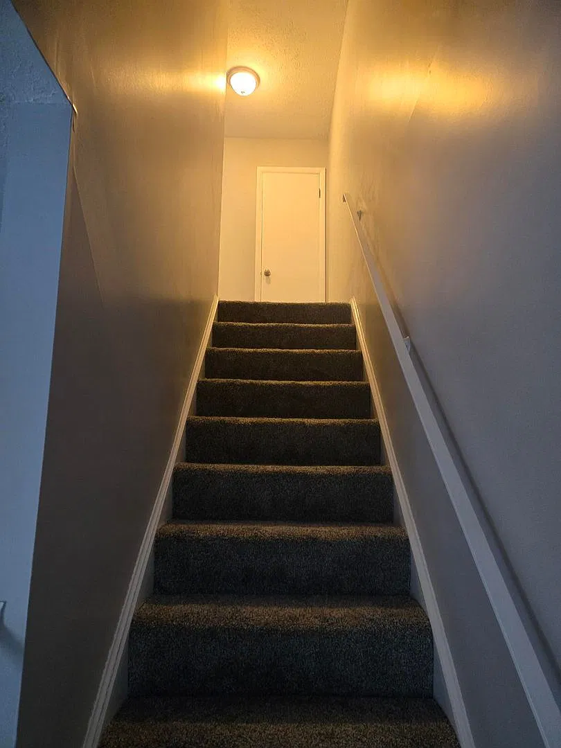 Spacious 3 bedroom townhouse — Photo 4