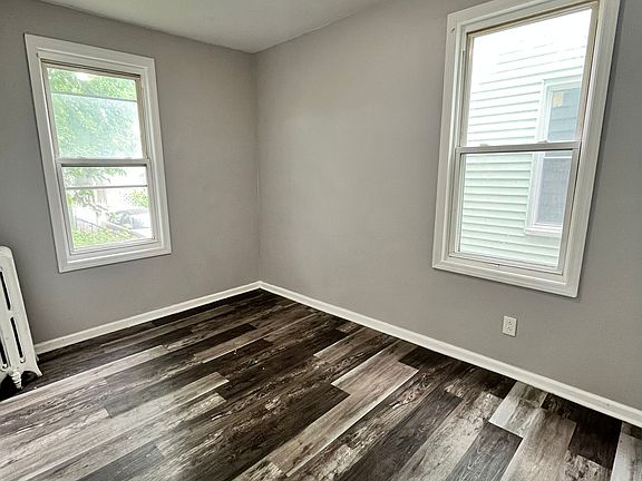 3rd image of 150 Van Nostrand Ave #1