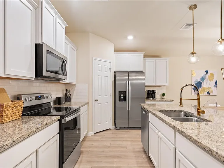 3105 Beutel Rd — Photo 9