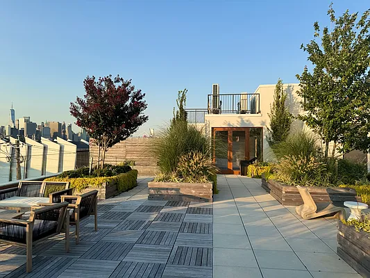 Rented by Realty Collective | media 11