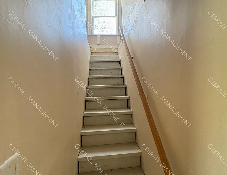 1549 Ryan St — Photo 10