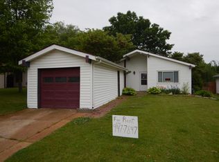 2445 Buttonwood Ct, Florissant, MO 63031