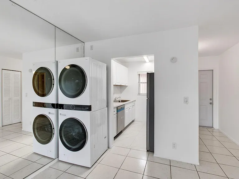 500 SW 2nd Ave #211 — Photo 11