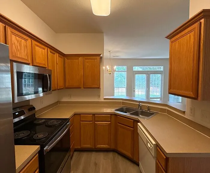4606 Kingsland Ct — Photo 7