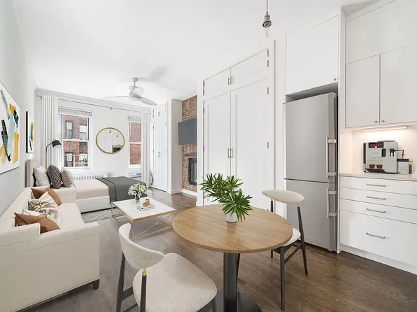 238 E 84th St APT 3B, New York, NY 10028