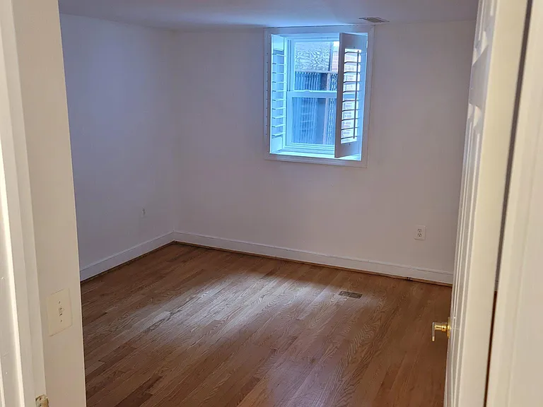 1533 N Colonial Ter #A — Photo 23