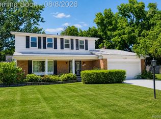 416 Lawson Ct, Troy, MI 48084