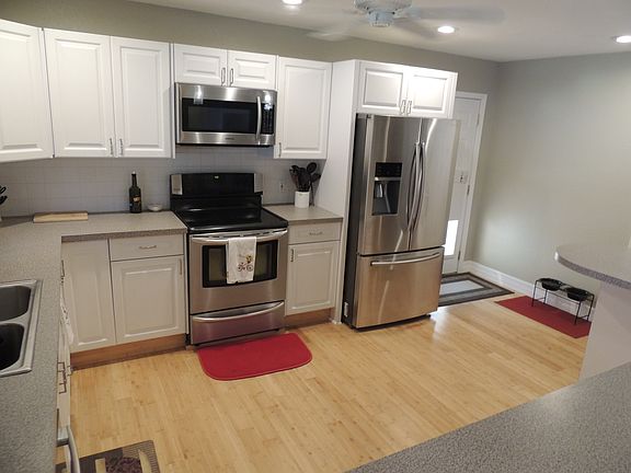 5th image of 4601 Menhaden Dr SE