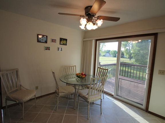 5th image of 616 Meadowwood Dr