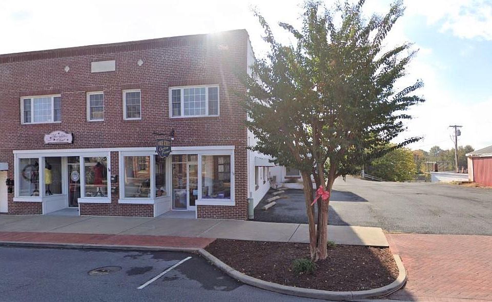 1st image of 401 High St #202