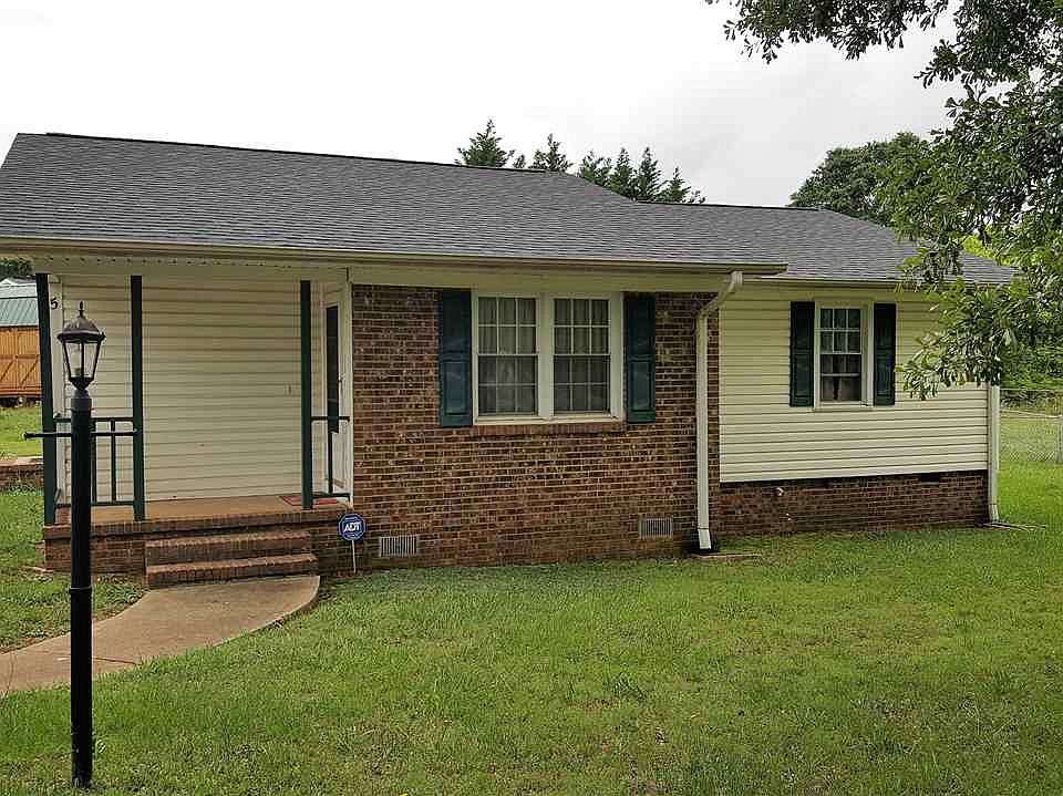1st image of 5 Brookstone Dr