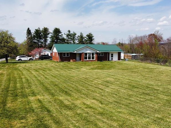 5921 Hinton Rd, Athens, WV 24712