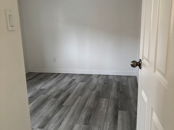 5th image of 804 Esquimalt Rd #102