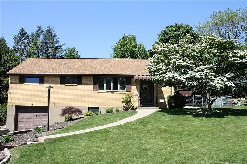 1st image of 123 Elmwood Dr