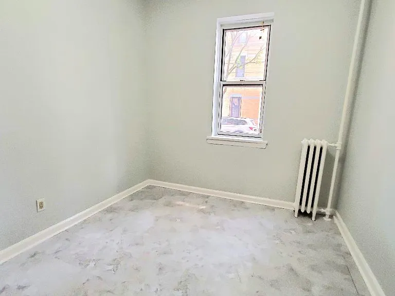 416 Woodward Ave #1R — Photo 6