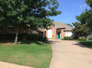 2972 Clubhouse Cir, Burleson, TX 76028 | Zillow