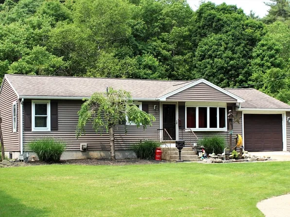 155 Old Palmer Rd, Brimfield, MA 01010