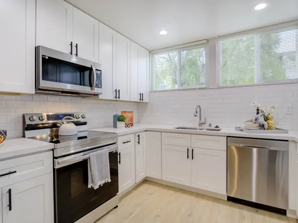 Crestview Apartments