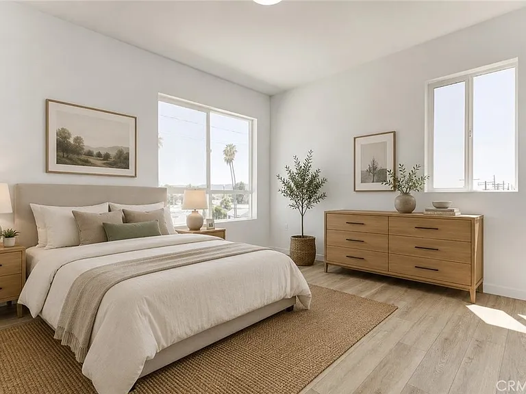 14810 Delano St #406 — Photo 6