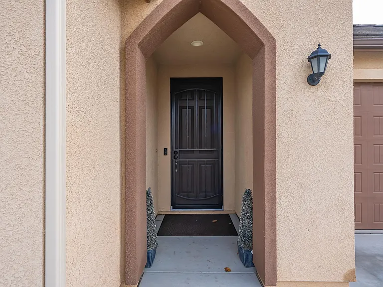 3555 Encino Ave — Photo 8