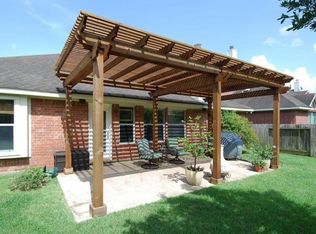 2204 Breezeway Bend Dr, Pearland, TX 77584