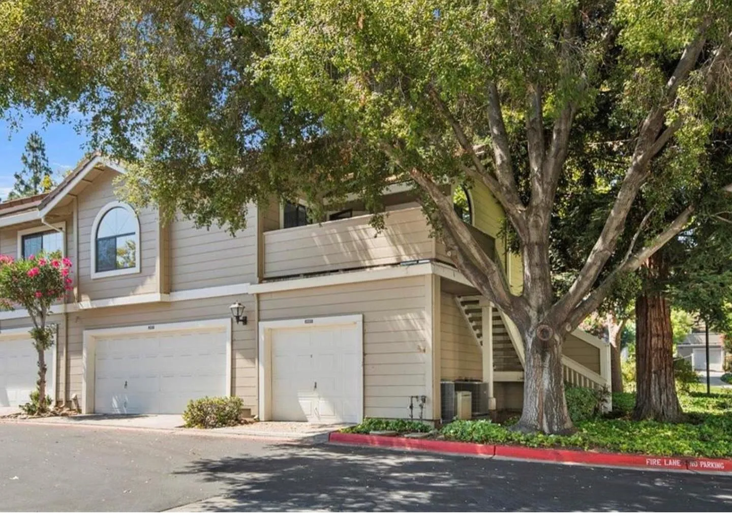 2885 Buena Crest Ct photo 1