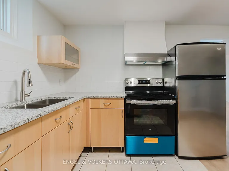 1649 Rosebella Ave #B — Photo 28