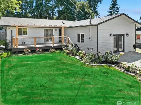 444 Marine View Pl, Camano Island, WA 98282