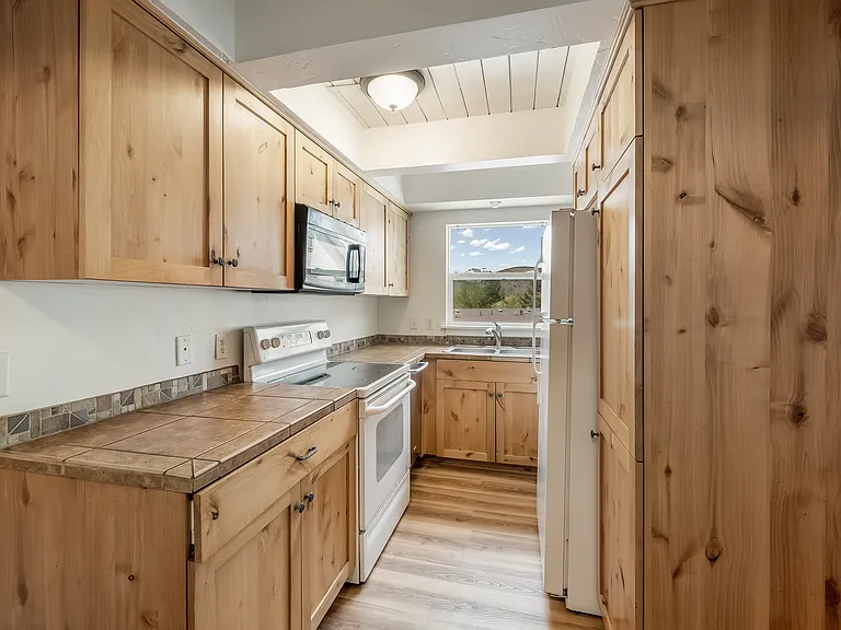 755 E Hansen Ave #316 — Photo 4