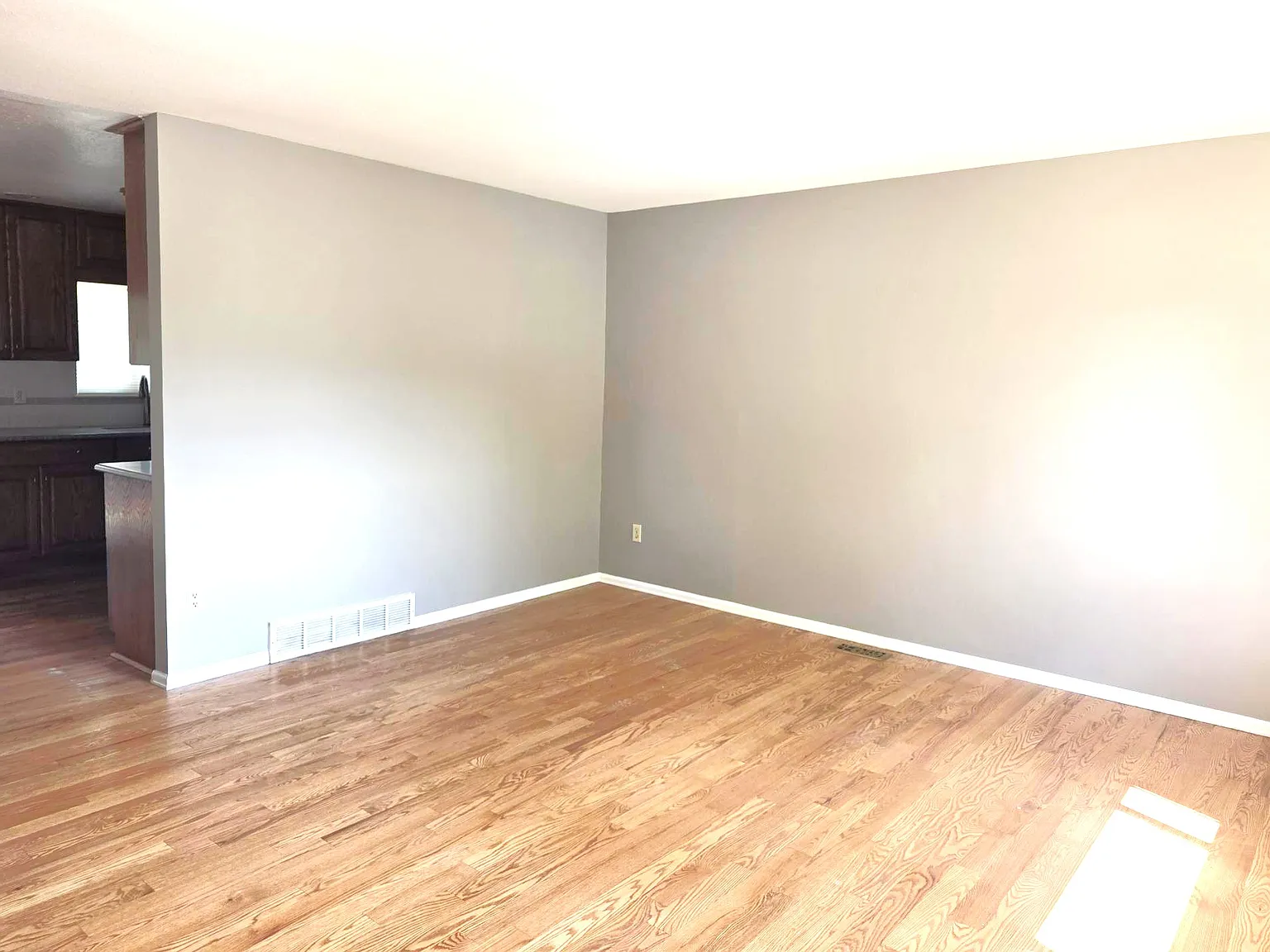 4 bed, 1371 sqft, $2,800 — Photo 1