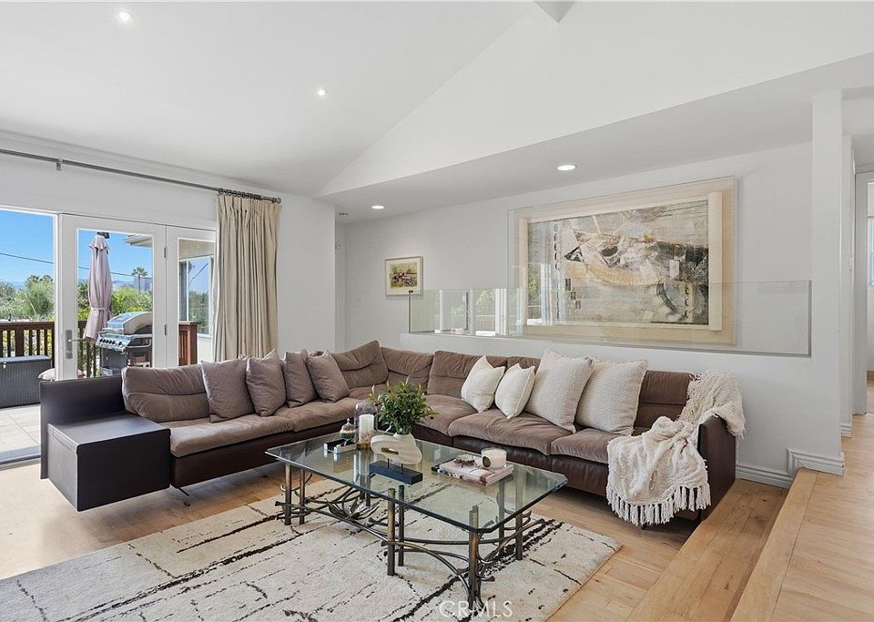 10335 Orton Ave, Los Angeles, CA 90064 | MLS #SR26178117 | Zillow