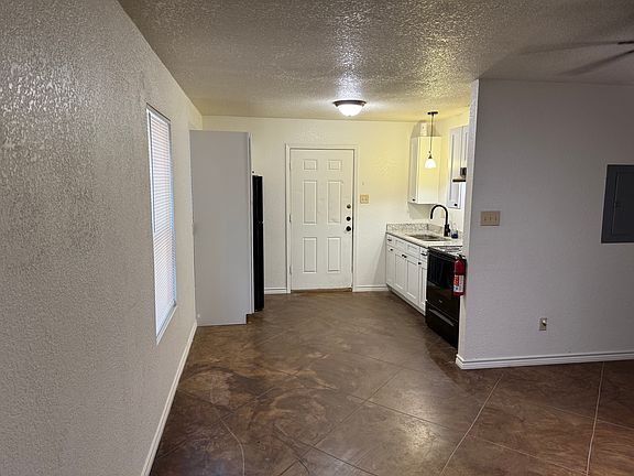 3rd image of 720 W Kenedy Ave #12