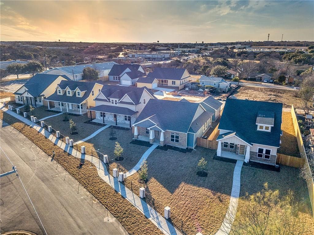 1100 Railroad Ave Georgetown Tx 78626 Zillow