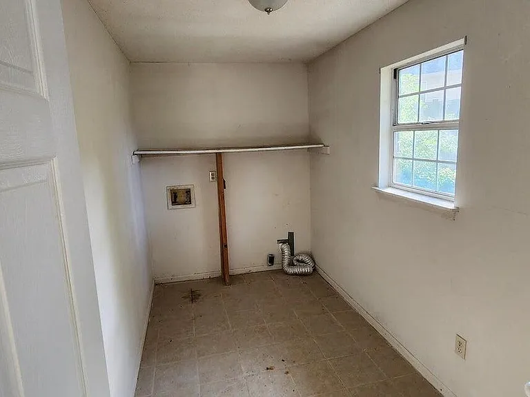 2615 Claymont Rd — Photo 6