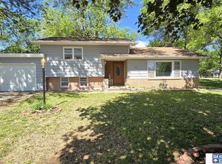 1241 Bessie St, Goehner, NE 68364