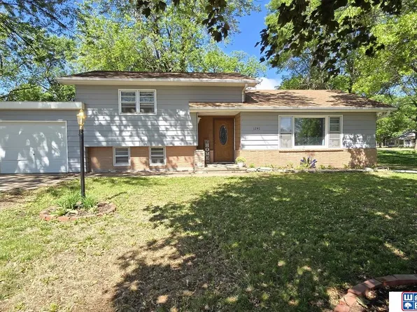 1241 Bessie St, Goehner, NE 68364