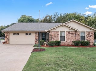 113 W Winston Ct, Broken Arrow, OK 74011