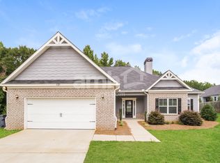 121 Coulter Woods Dr, Locust Grove, GA 30248