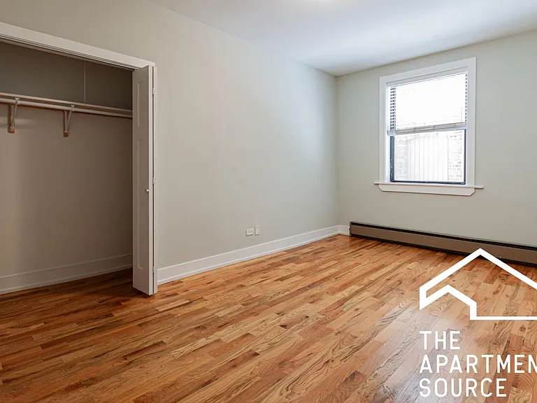 633 W Barry Ave #101 — Photo 4
