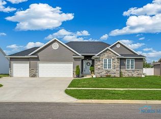 9250 Hiegel Dr, Findlay, OH 45840