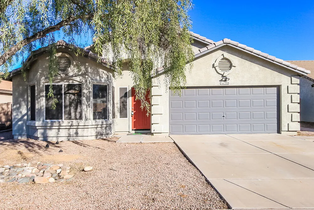 3 bed, 2.0 bath, 1358 sqft, $2,055 — Photo 1