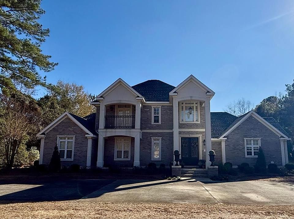 1st image of 102 Hiddenpine Pl