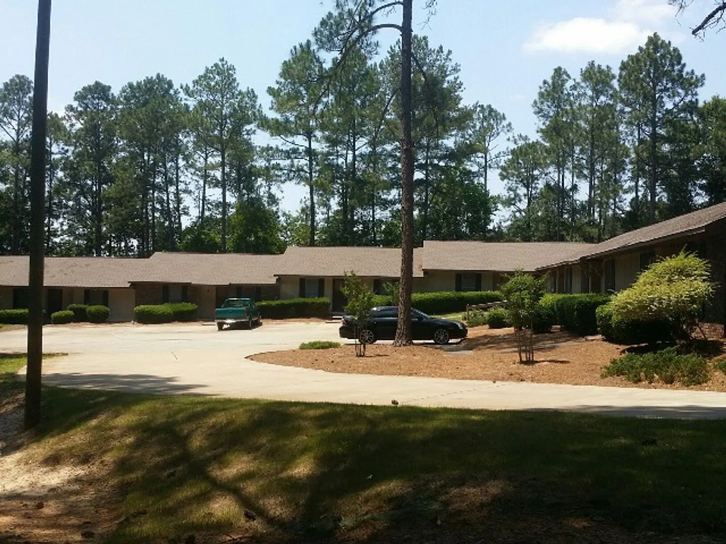 Pinebrooke Apartments — Photo 2