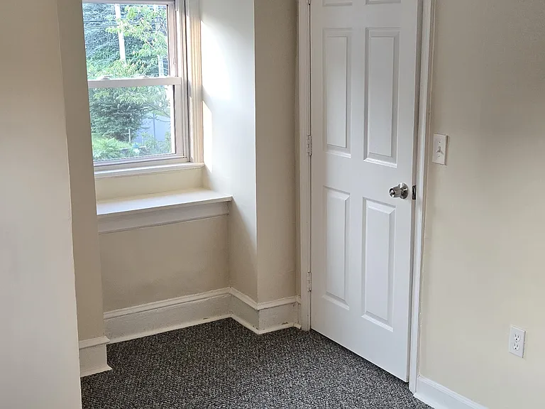 732 Thayer Ave — Photo 13